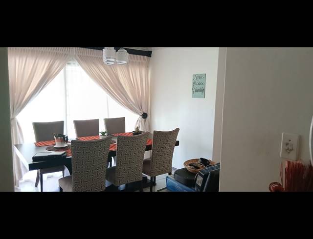 3 BEDROOM FREEHOLD FOR SALE IN SUNNYRIDGE